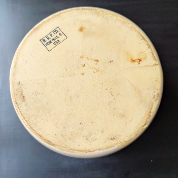 Antique / Vintage R.R.P. Roseville Ohio Stoneware 2 handle covered Bean 🫘 Pot - Picture 5 of 14